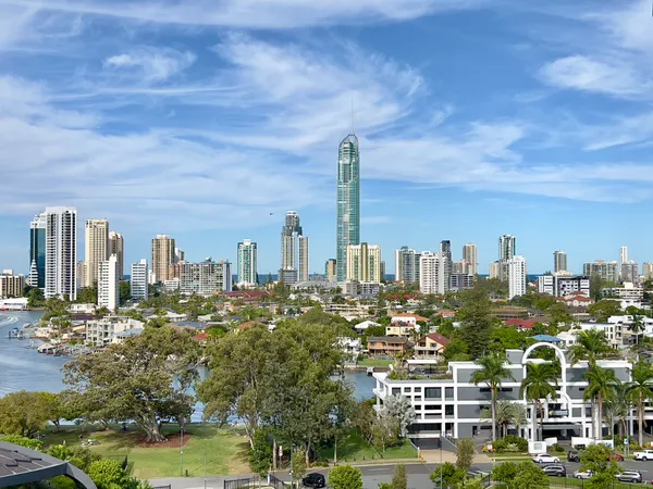 Shakespearean Drama and Beachfront Bargains: What’s On in the Gold Coast Today